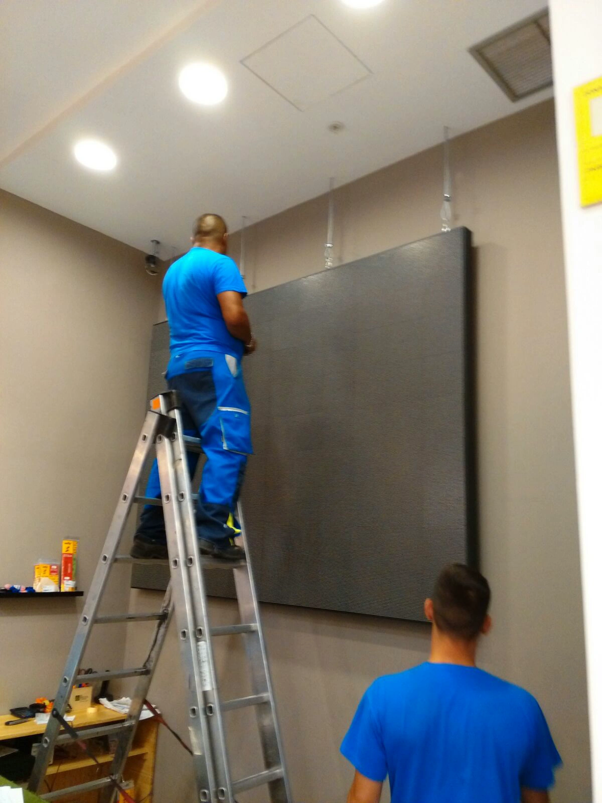 Instalación Pantalla